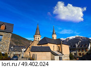 Vielha Viella church Sant Miqueu in Lerida Catalonia of Spain Aran Valley in Pyrenees. Стоковое фото, агентство Ingram Publishing / Фотобанк Лори
