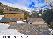 Arinsal village in Andorra Pyrenees sunny day. Стоковое фото, агентство Ingram Publishing / Фотобанк Лори