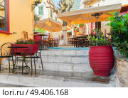 small street of Placa district in Athens, Greece. Street of Athens, Greece. Стоковое фото, агентство Ingram Publishing / Фотобанк Лори