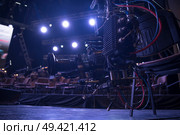 television crane. Shooting a TV show on the street. Стоковое фото, агентство Ingram Publishing / Фотобанк Лори