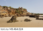 Beach of the Wall of Puerto Sherry, in Puerto de Santa Mar?a, C?diz, Andalusia, Spain.. Beach of the Wall of Puerto Sherry. Стоковое фото, агентство Ingram Publishing / Фотобанк Лори