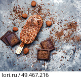 Popsicle ice cream chocolate.Chocolate ice cream on a stick. Chocolate ice cream. Стоковое фото, агентство Ingram Publishing / Фотобанк Лори