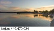 Sunset over the beach, Turneffe Island, Belize. Стоковое фото, агентство Ingram Publishing / Фотобанк Лори
