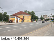 Город Углич, Ярославская область. Ярославская улица, 1. Галерея православного искусства "Под Благодатным Покровом". Золотое кольцо России (2024 год). Редакционное фото, фотограф Елена Коромыслова / Фотобанк Лори