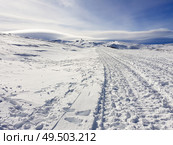 Spain, Andalusia, Granada. Ski resort of Sierra Nevada in winter, full of snow. Travel and sports concepts.. Ski resort of Sierra Nevada in winter, full of snow. Стоковое фото, агентство Ingram Publishing / Фотобанк Лори