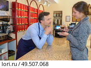 teasing the customer. Стоковое фото, агентство Ingram Publishing / Фотобанк Лори