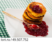 Image of stack of fried quark pancakes with jam served. Стоковое фото, фотограф Яков Филимонов / Фотобанк Лори