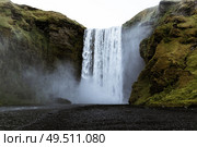 Icelandic waterfall (Skogafoss) Стоковое фото, агентство Ingram Publishing / Фотобанк Лори