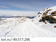 Spain, Andalusia, Granada. Ski resort of Sierra Nevada in winter, full of snow. Travel and sports concepts.. Ski resort of Sierra Nevada in winter, full of snow. Стоковое фото, агентство Ingram Publishing / Фотобанк Лори