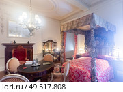 Old Castle De Haar, interior of mediaeval bedroom, Netherlands (2022 год). Редакционное фото, фотограф Яков Филимонов / Фотобанк Лори