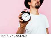 Clock, Man delay. Стоковое фото, агентство Ingram Publishing / Фотобанк Лори