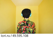 Cool young androgynous dj woman                               . Стоковое фото, агентство Ingram Publishing / Фотобанк Лори