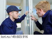 pvc installation apprentice having lesson. Стоковое фото, агентство Ingram Publishing / Фотобанк Лори