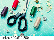 Sewing supplies.Sewing kit, many thread,bobbin and buttons. Set sewing supplies. Стоковое фото, агентство Ingram Publishing / Фотобанк Лори