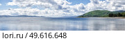 Panoramic view from waters edge of Loch Glip on the West Coast of Scotland. Стоковое фото, агентство Ingram Publishing / Фотобанк Лори