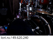 drums of a music group in black with chrome frame and fittings, Стоковое фото, агентство Ingram Publishing / Фотобанк Лори