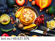 Delicious fritter on the table. Tasty pancakes with fruits.. Homemade pancakes, dessert. Стоковое фото, агентство Ingram Publishing / Фотобанк Лори