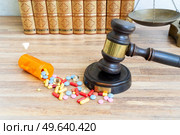 view of law gavel, stethoscope and pills, medical law concept. medical law concept. Стоковое фото, агентство Ingram Publishing / Фотобанк Лори
