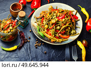 Diet stewed vegetables, yardlong bean, pepper, okra and olive stew. Lenten menu. Tasty saute of stewed vegetables, ragout. Стоковое фото, агентство Ingram Publishing / Фотобанк Лори