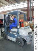 forklift truck. Стоковое фото, агентство Ingram Publishing / Фотобанк Лори