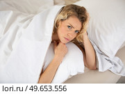 young woman with insomnia in bed. Стоковое фото, агентство Ingram Publishing / Фотобанк Лори
