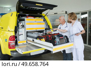 concept of an ambulance team. Стоковое фото, агентство Ingram Publishing / Фотобанк Лори