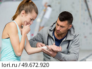 pretty young girl crying after falling down. Стоковое фото, агентство Ingram Publishing / Фотобанк Лори