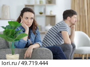 photo of resentful couple at home. Стоковое фото, агентство Ingram Publishing / Фотобанк Лори