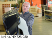 a senior worker blue collar worker. Стоковое фото, агентство Ingram Publishing / Фотобанк Лори