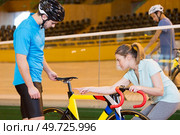 bicycle on a sports track. Стоковое фото, агентство Ingram Publishing / Фотобанк Лори