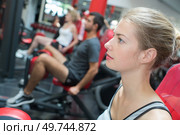 young sporting woman in a gym. Стоковое фото, агентство Ingram Publishing / Фотобанк Лори