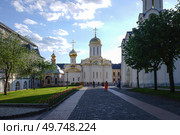 Троицкий собор Троице-Сергиева монастыря в Сергиевом Посаде, Московская область. Солнечный весенний день (2021 год). Редакционное фото, фотограф Александр Кузнецов / Фотобанк Лори