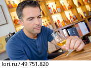 a man drinking too much alcohol. Стоковое фото, агентство Ingram Publishing / Фотобанк Лори