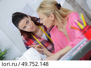 portrait of a confused assistant. Стоковое фото, агентство Ingram Publishing / Фотобанк Лори