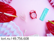 menopausal hormone therapy MHT or hormone replacement therapy HRT concept. menopausal hormone therapy MHT or hormone replacement therapy HRT. Стоковое фото, агентство Ingram Publishing / Фотобанк Лори