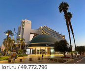 Royal Beach Hotel on the promenade in Eilat. Редакционное фото, фотограф Irina Opachevsky / Фотобанк Лори