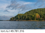 Lake Ladoga near the village Lumivaara on a sunny autumn day, Ladoga skerries, Lakhdenpokhya, Republic of Karelia, Russia. Стоковое фото, фотограф Ula Ulachka / Фотобанк Лори