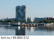 Буксир толкает баржу гружëнную песком. Стоковое фото, фотограф Виктор Нечаев / Фотобанк Лори