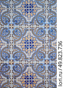 Traditional Portuguese azulejos - painted ceramic tilework. Стоковое фото, агентство Ingram Publishing / Фотобанк Лори