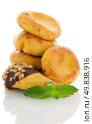 Homemade biscuits with eggs and cream on white background. Стоковое фото, агентство Ingram Publishing / Фотобанк Лори