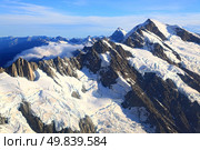 aerial view of Mountain Cook Peak with mist from Helicopter, New Zealand. Стоковое фото, агентство Ingram Publishing / Фотобанк Лори