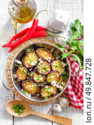 Fried eggplant with garlic. Стоковое фото, агентство Ingram Publishing / Фотобанк Лори