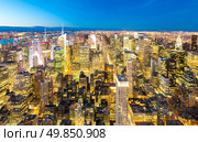 Aerial New York City skyline downtown manhattan at dusk. Стоковое фото, агентство Ingram Publishing / Фотобанк Лори