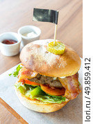 Angus beef Cheese hamburger with french fries. Стоковое фото, агентство Ingram Publishing / Фотобанк Лори