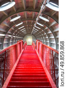 perspective of Red stairway, concept of successful career elevation. Стоковое фото, агентство Ingram Publishing / Фотобанк Лори