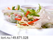 chinese rolls with vegetables on the plate. Стоковое фото, агентство Ingram Publishing / Фотобанк Лори