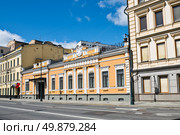 Улица Пречистенка, дом 36, стр. 2. Москва. Россия. Редакционное фото, фотограф E. O. / Фотобанк Лори
