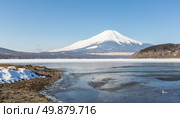 Mount Fuji at Iced Yamanaka Lake in Winter. Стоковое фото, агентство Ingram Publishing / Фотобанк Лори