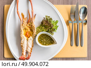 Grilled mighty tiger river prawn with spicy sauce and lettuce. Стоковое фото, агентство Ingram Publishing / Фотобанк Лори