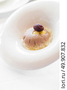 Chinese dessert, Chinese hot sticky rice and taro with ginkgo in sweet syrup. Стоковое фото, агентство Ingram Publishing / Фотобанк Лори